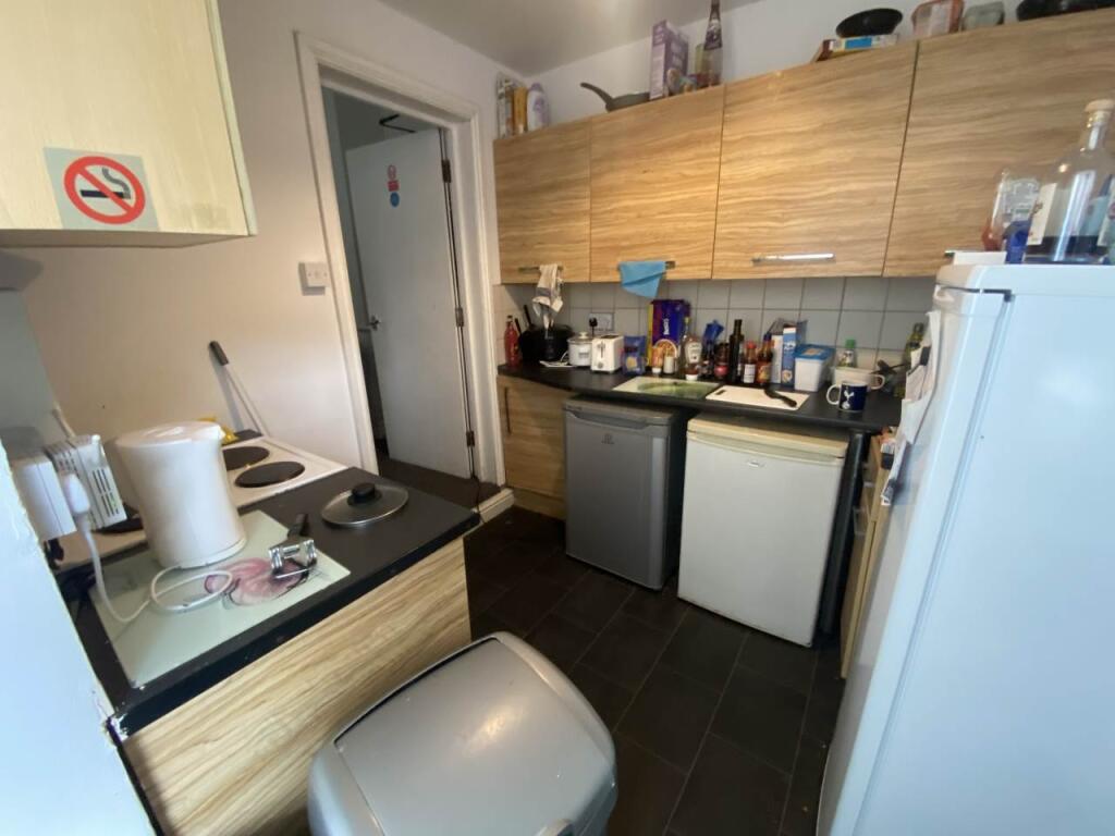 House in Cardiff, Maindy, Cathays - View 3