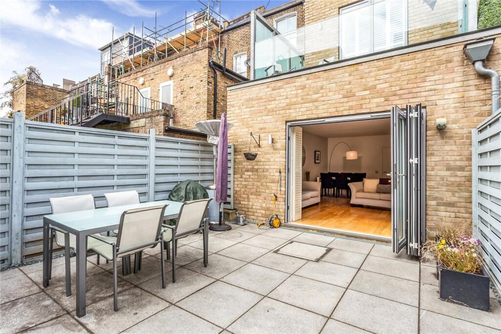 House in London - View 5