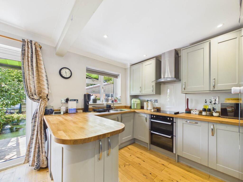 House in Redhill - View 4