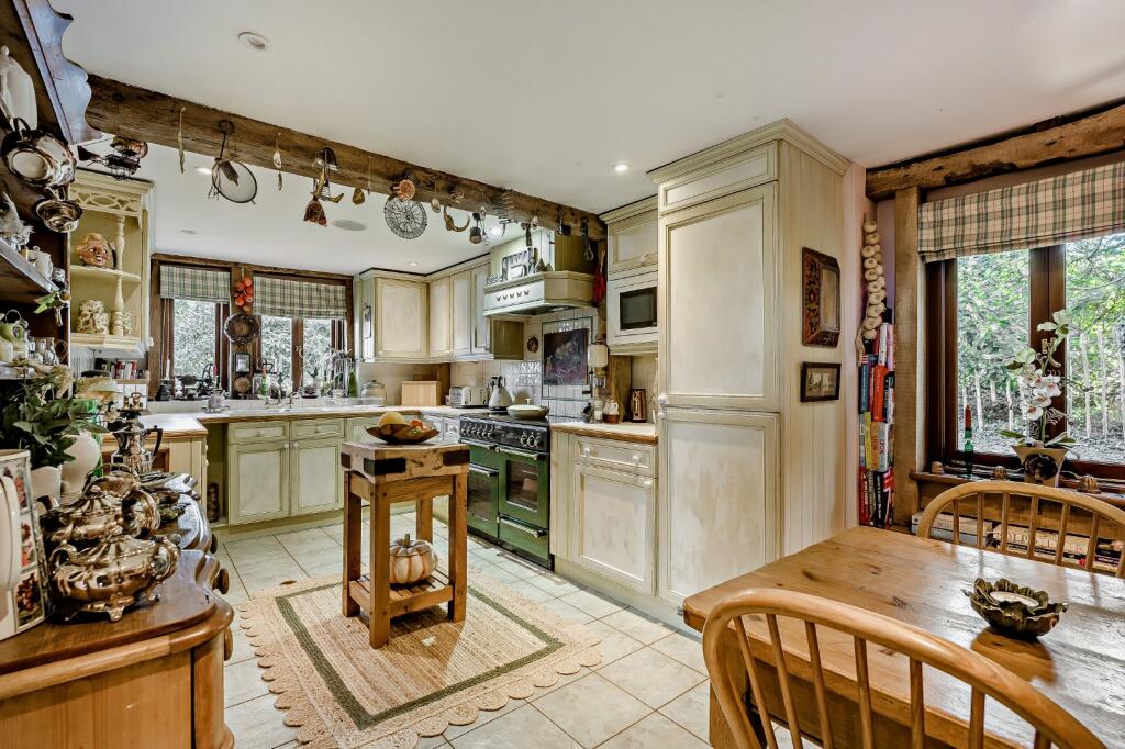 Green Lane, Churt, Farnham, Surrey photo 3