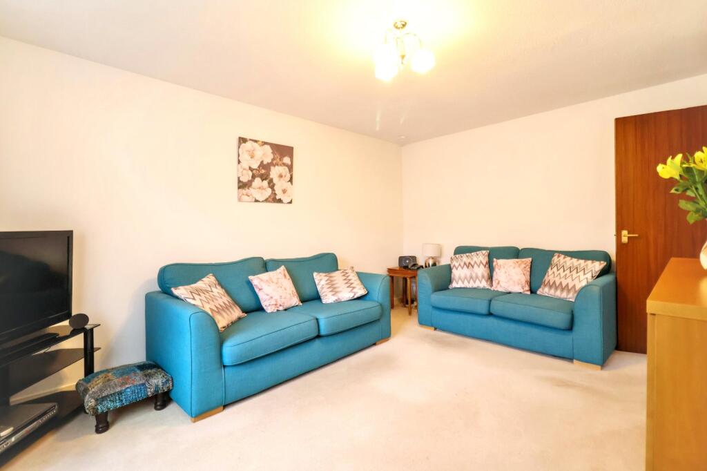 Apartment in Paisley, Renfrewshire - View 4