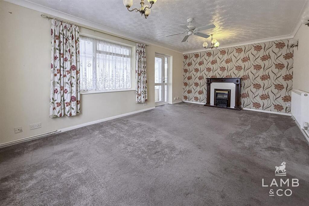 2-bed bungalow on Fairlop Close, Great Clacton, £225,000