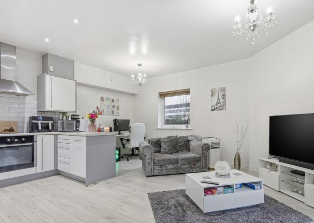 Main image of property: The Cedars, Broxbourne