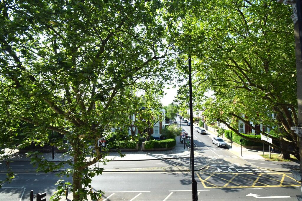 Apartment in London - View 5
