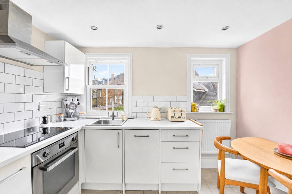 Apartment in London, Ferme Park, Stroud Green - View 4
