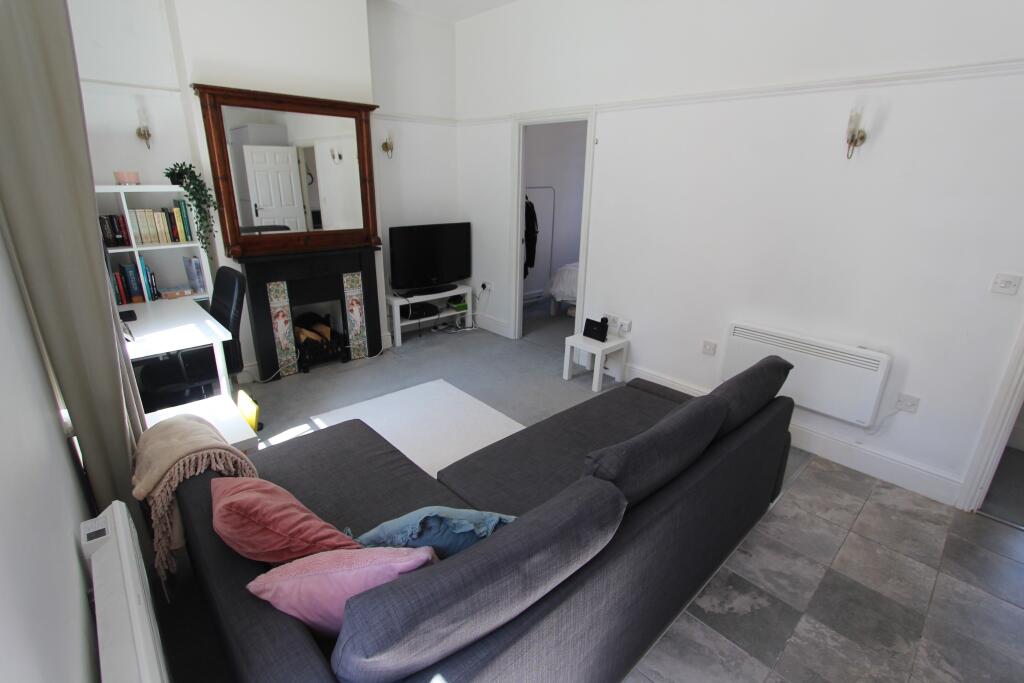 Apartment in Winchester, Tapnage, Wickham - View 5