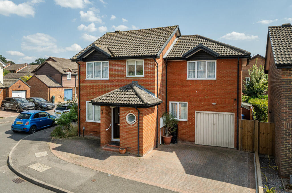 Main image of property: Wiggett Grove, Binfield, Bracknell, Berkshire, RG42