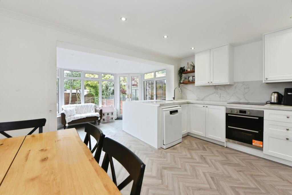 House in Marple - View 5