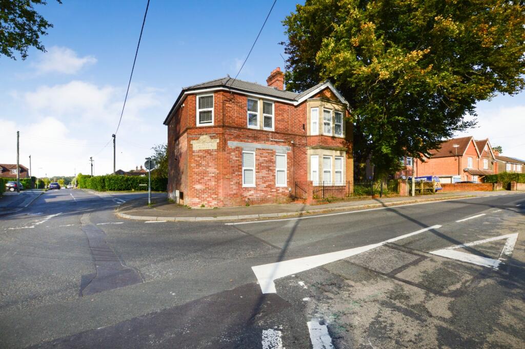 Main image of property: Aberdeen House, 52 Liphook Road, Lindford, Bordon, GU35