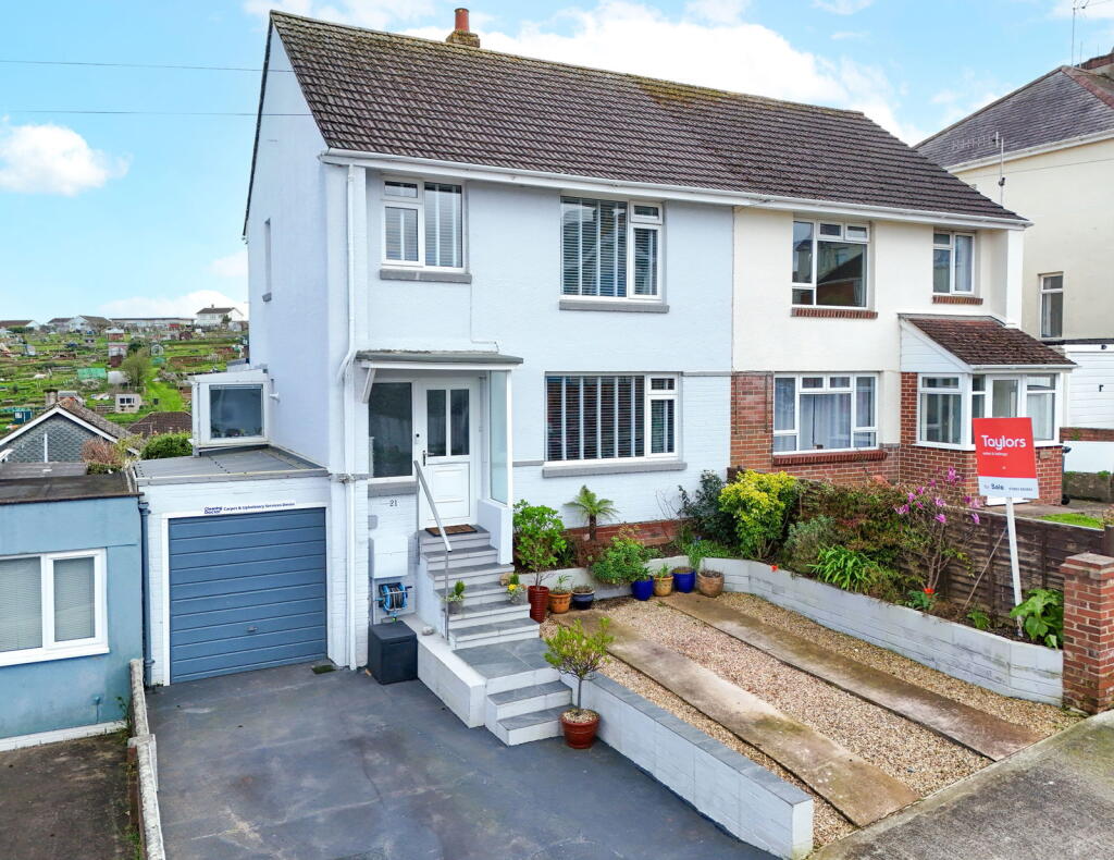 3-bed semi-detached on Broadlands Road, Paignton, £320,000