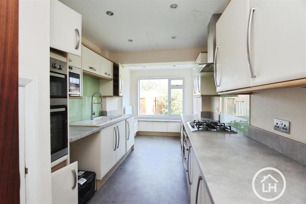 House in Swale, Grove Park, Chalkwell - More