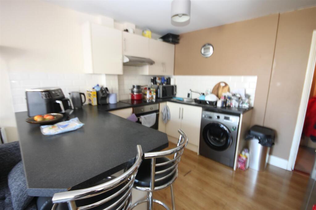 Apartment in Southend-on-Sea, Kursaal Estate, Southchurch - View 5
