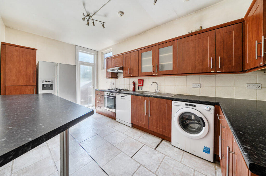House in London - View 4