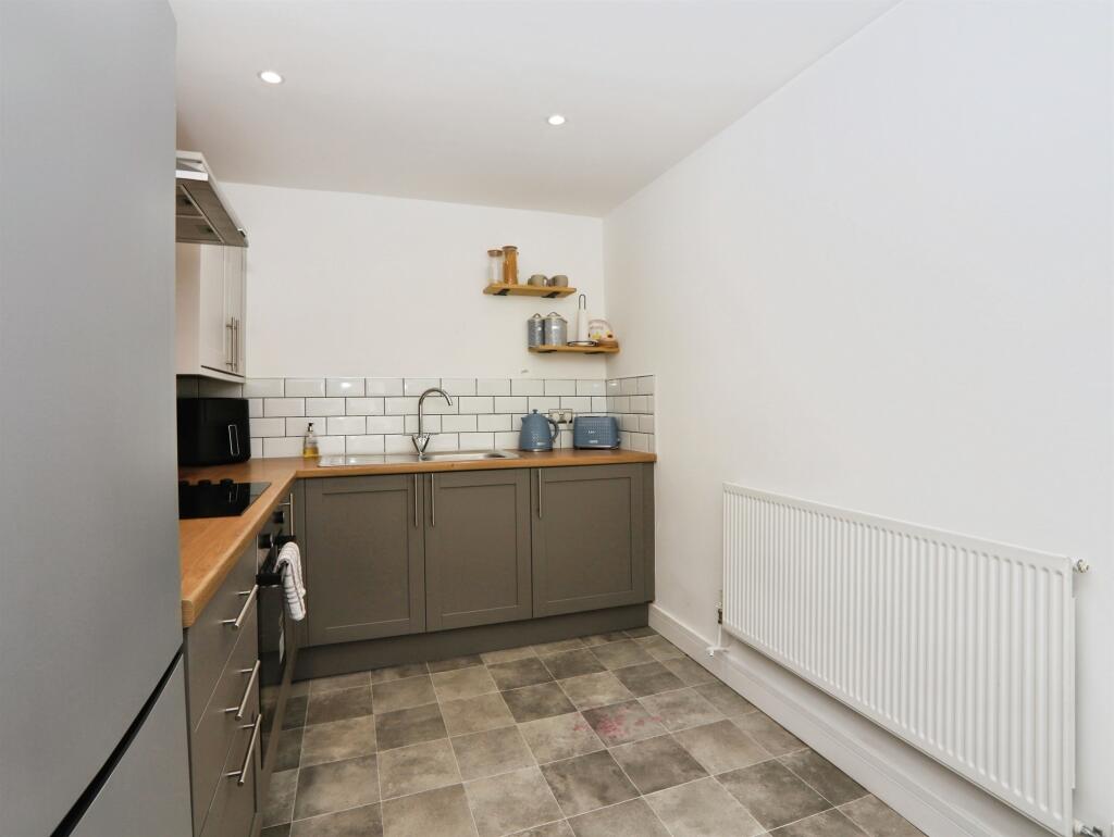 House in Cardiff, Pen-y-graig - View 5