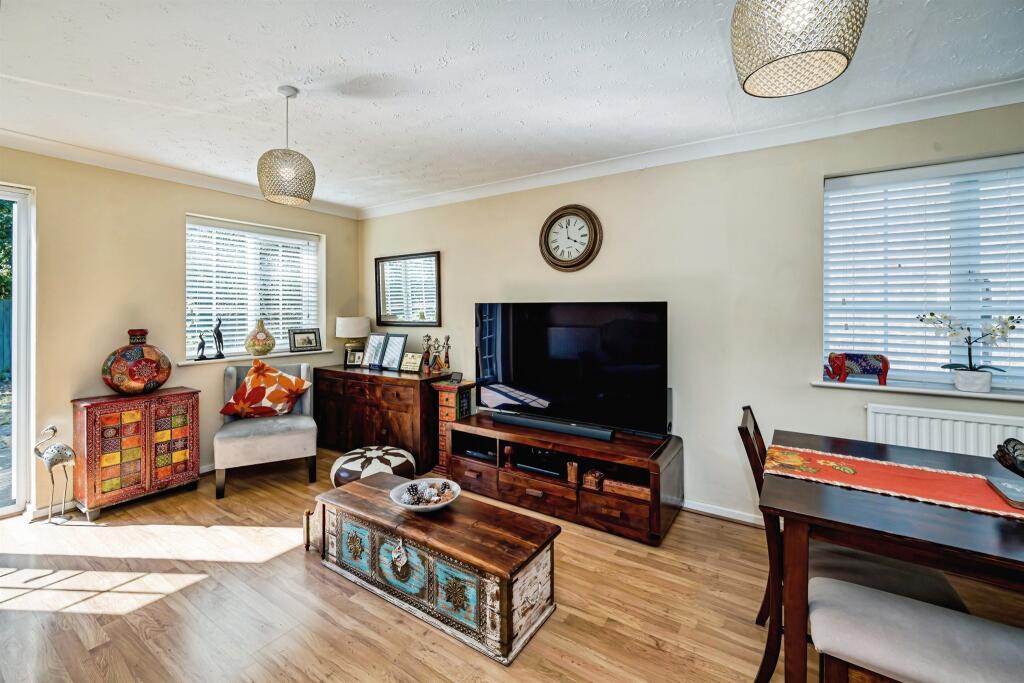 House in Slough - View 5