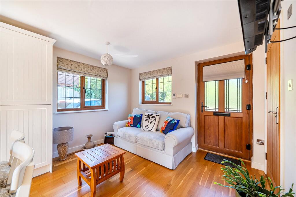 House in Guildford - View 4