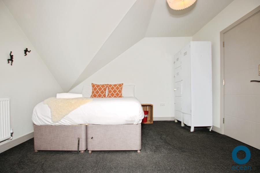 5 bedroom town house for rent