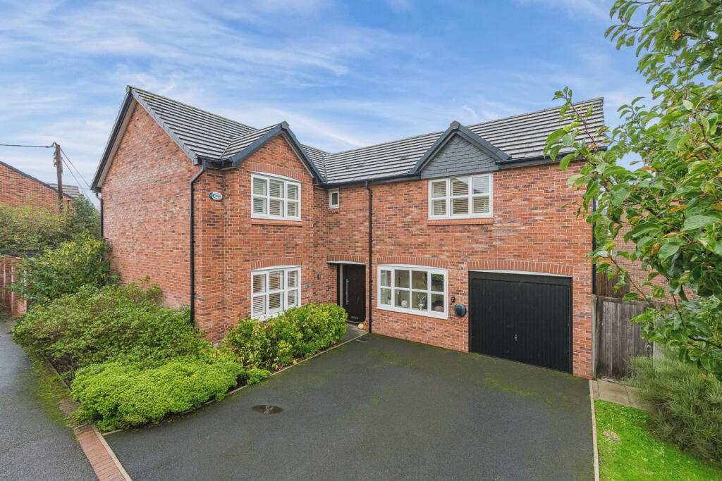 Main image of property: Spen Moor Close, Radcliffe, Manchester, Greater Manchester, M26 4AE