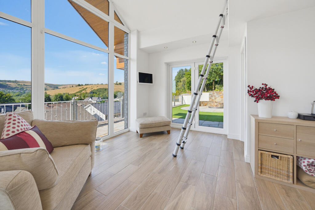 House in Cardiff - View 4