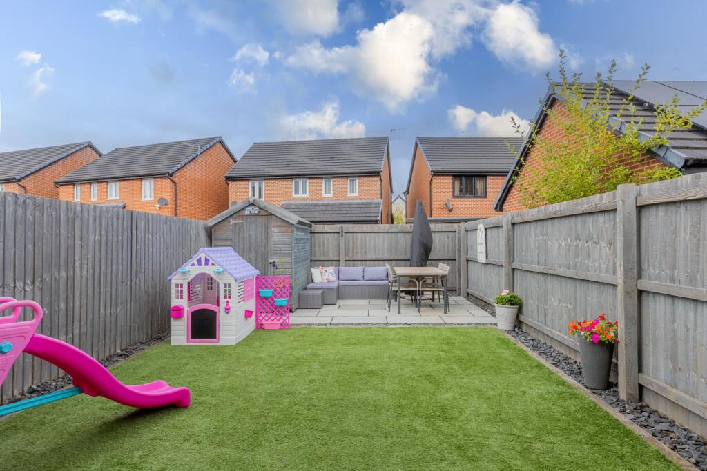 House in Newport - View 4