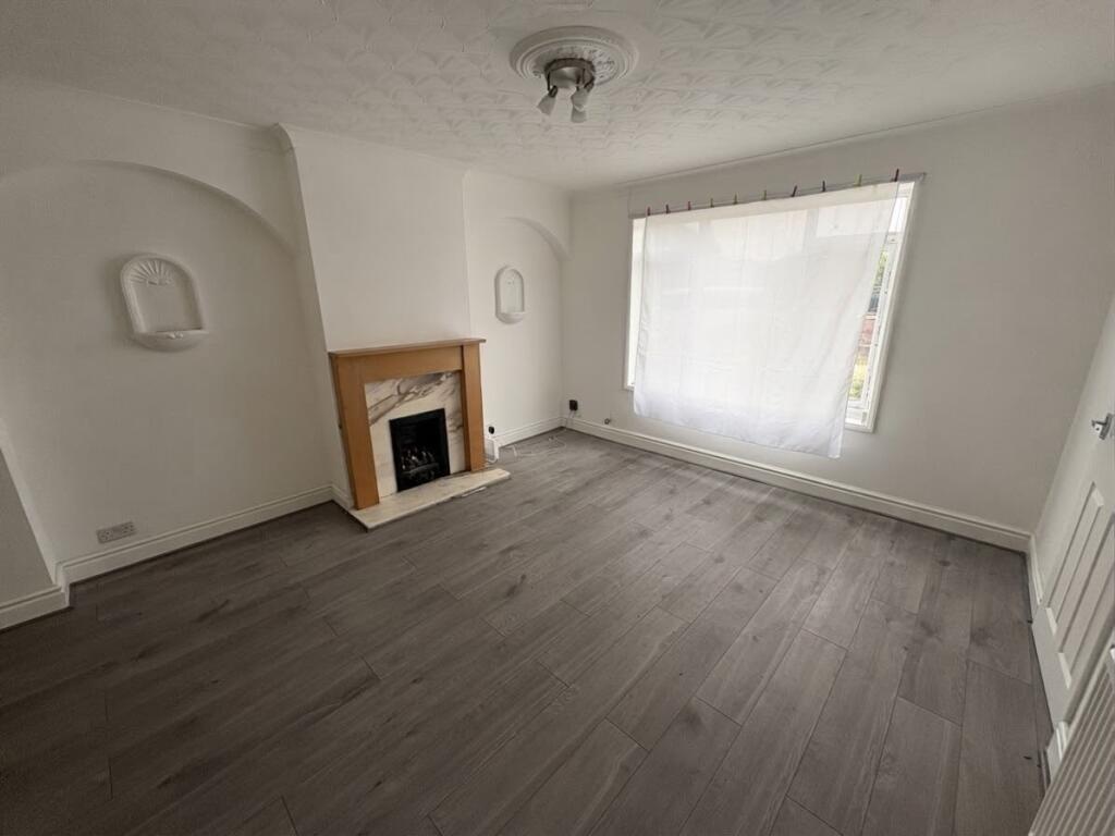 House in Doncaster, South Yorkshire - More