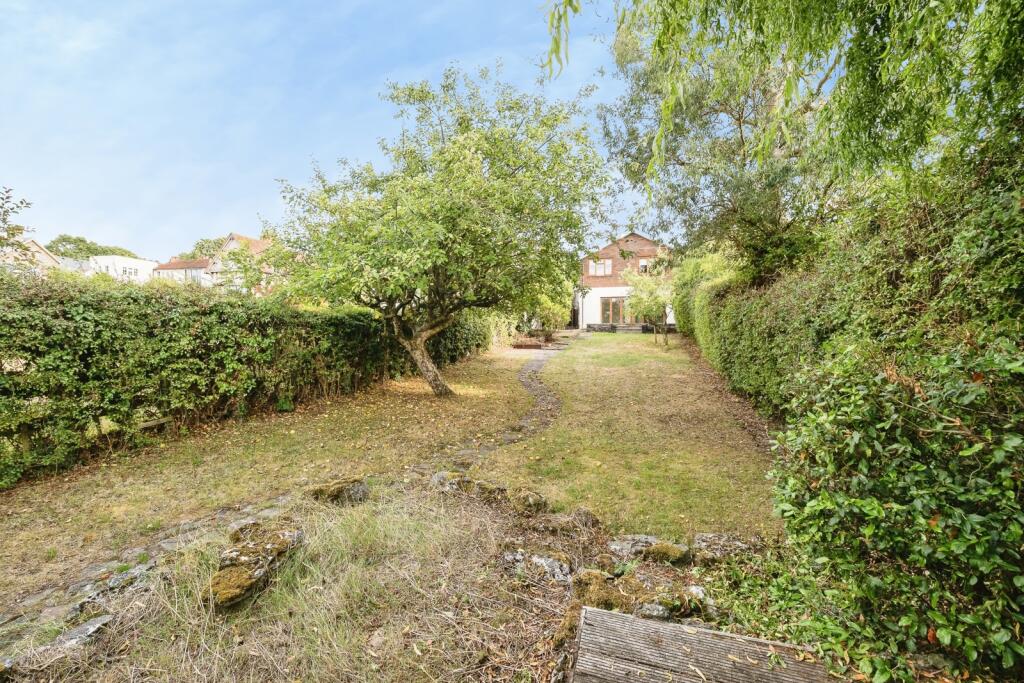 House in Epping Forest, Lambourne End, Lambourne - More