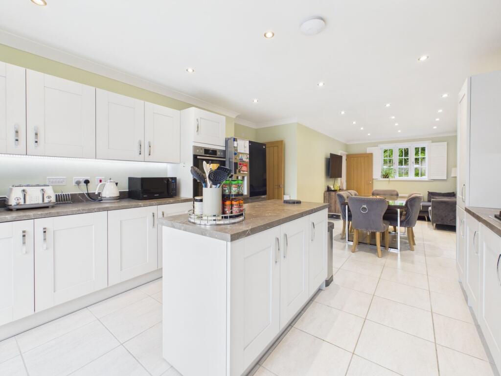 House in Towcester, West Northamptonshire - View 2