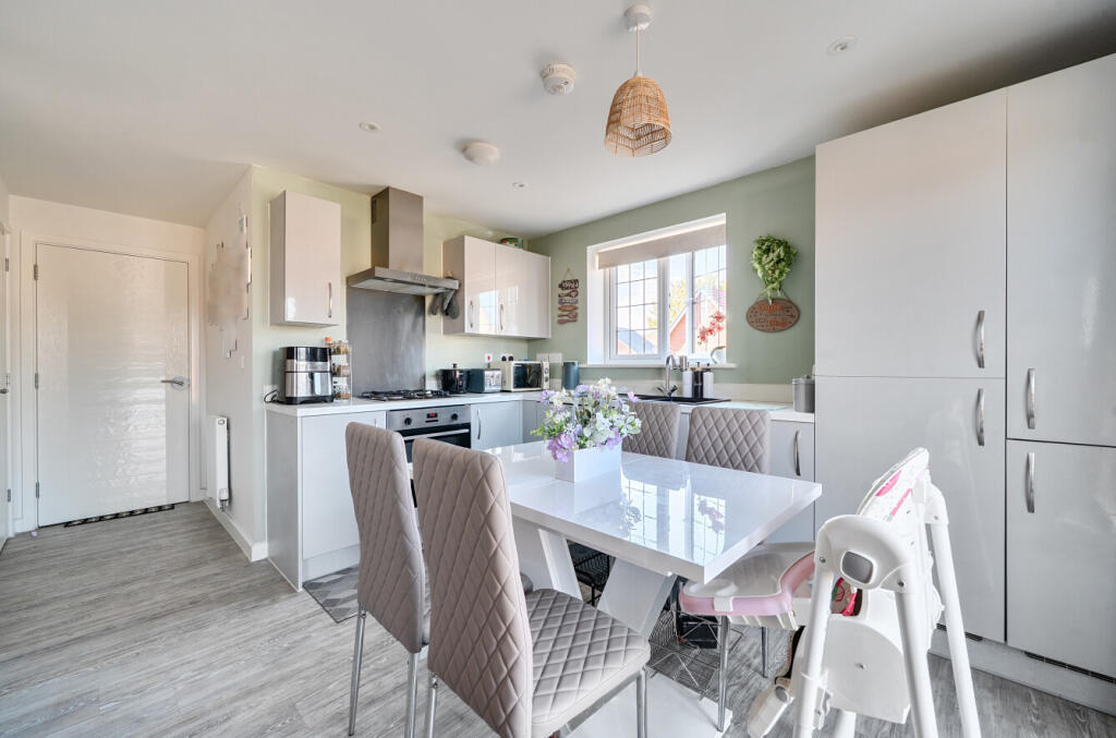 Apartment in Binfield, Blue Mountain, Temple Park - View 4