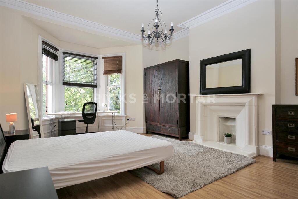 Apartment in Newcastle upon Tyne - View 5