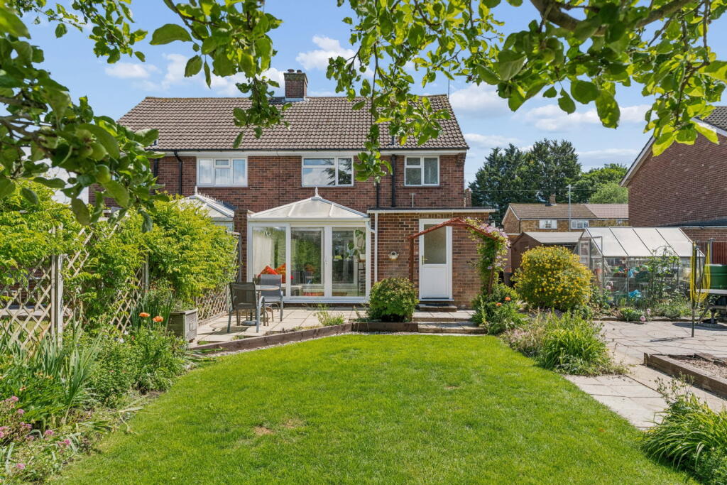 House in Dunstable, Central Bedfordshire - View 3