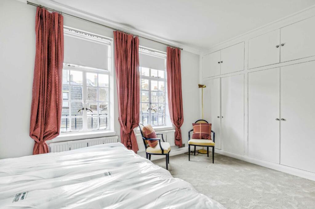 Apartment in London, Mayfair - More