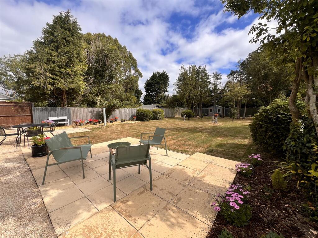 Nodes Road, Northwood - More