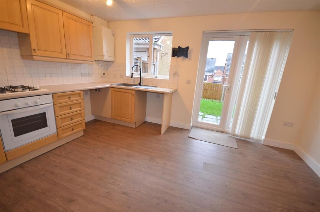 House in Stoke-on-Trent - View 4