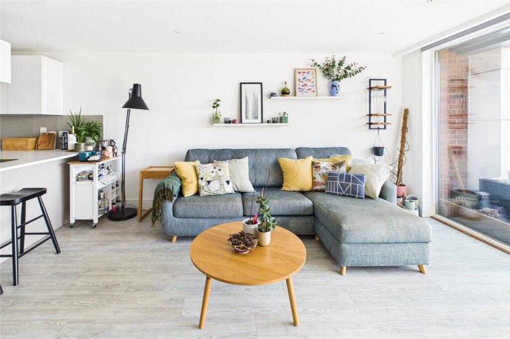 Apartment in London - More