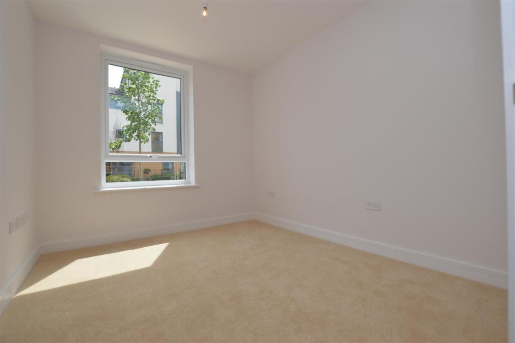 Apartment in Reading, Kennet Island, Whitley - More