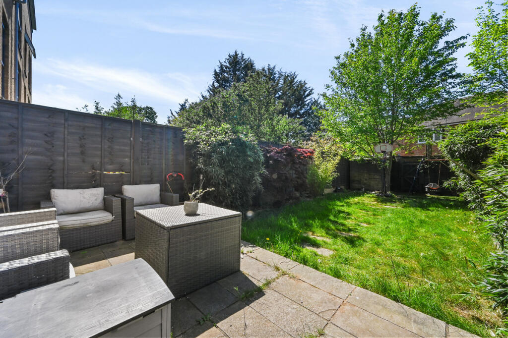Apartment in Harrow - View 4