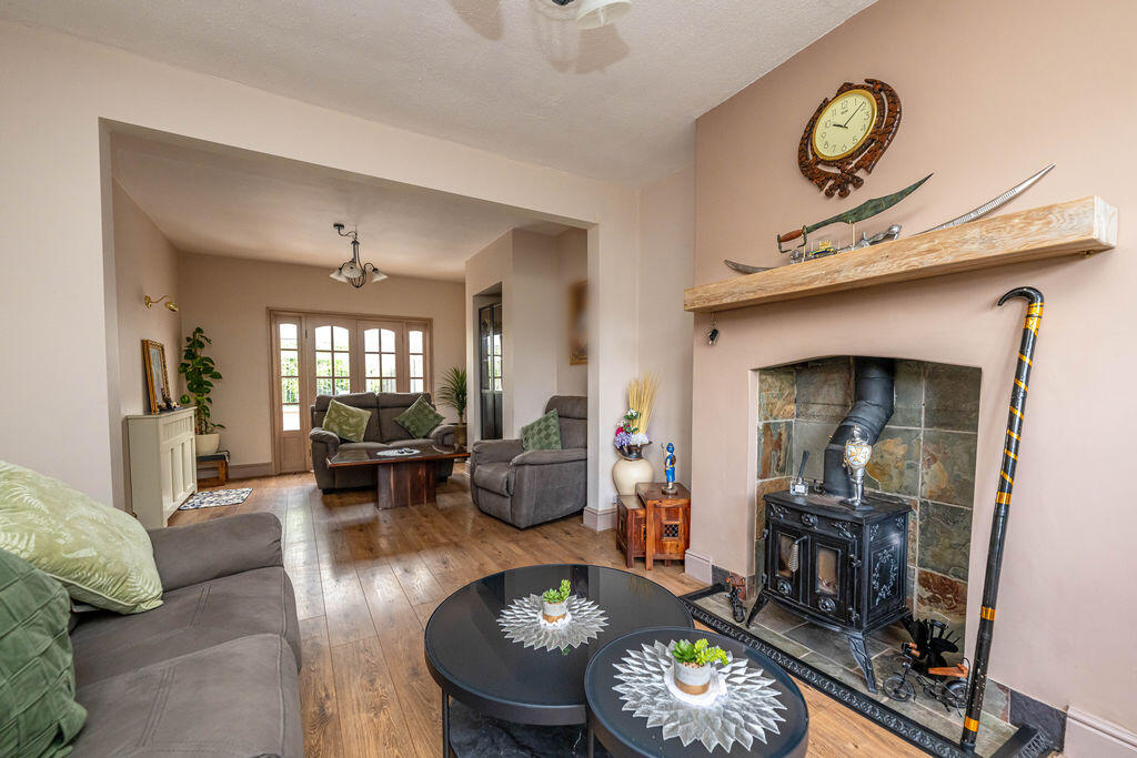 House in South Staffordshire, Codsall - View 3