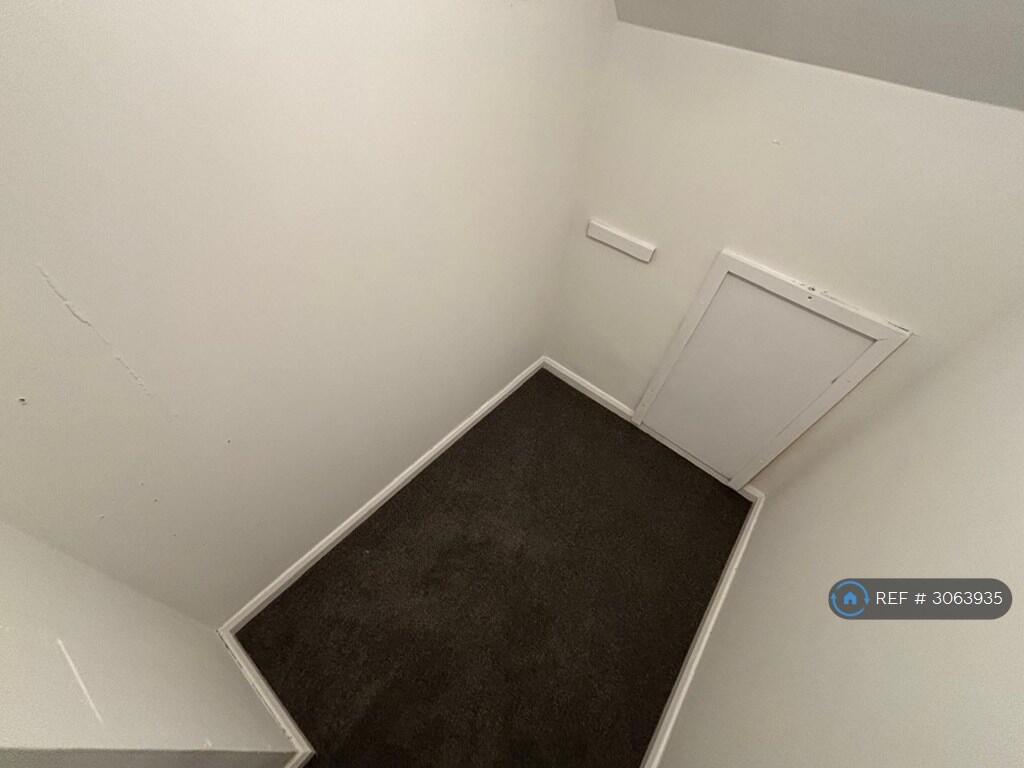 Apartment in Newcastle upon Tyne - View 5