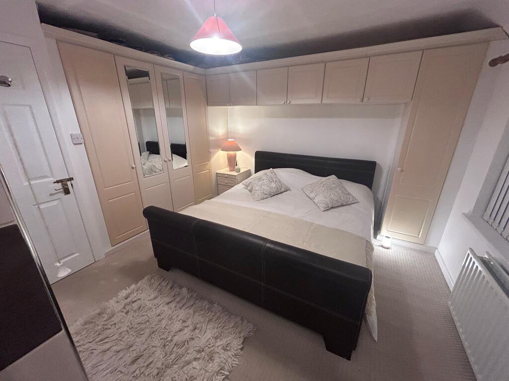 Additional image 14 of Victoria Park, Castle Cary