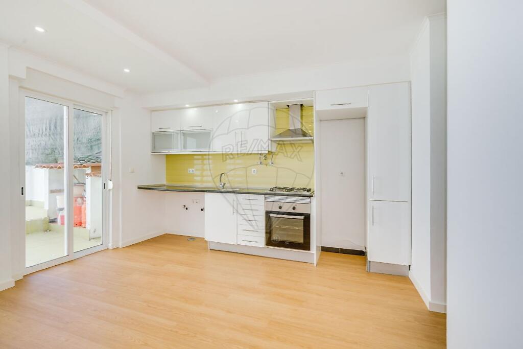 Main image of property: Lisbon, Amadora