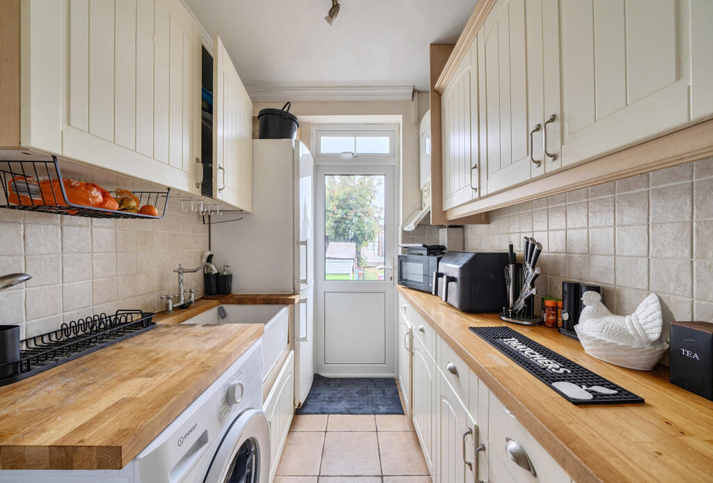 House in London, Benhilton - View 5