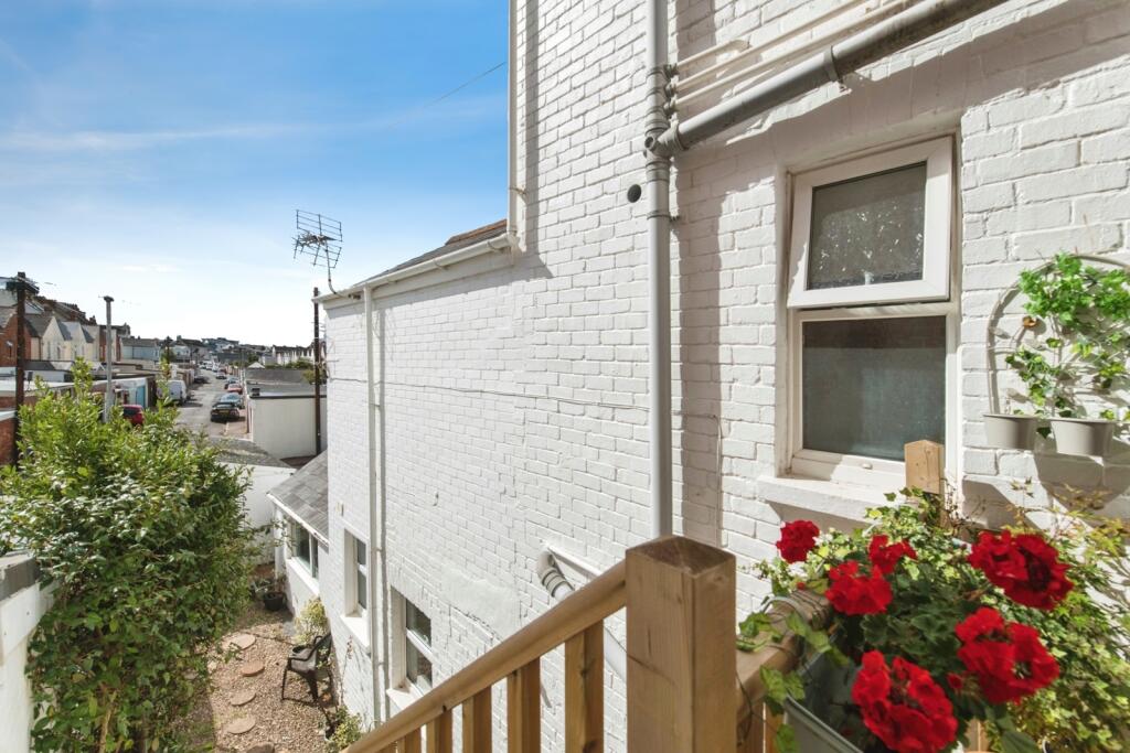 Apartment in Exeter - View 5
