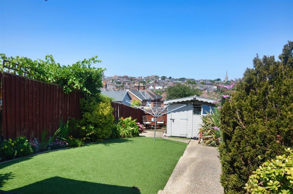 House in Ryde, Oakfield - View 5