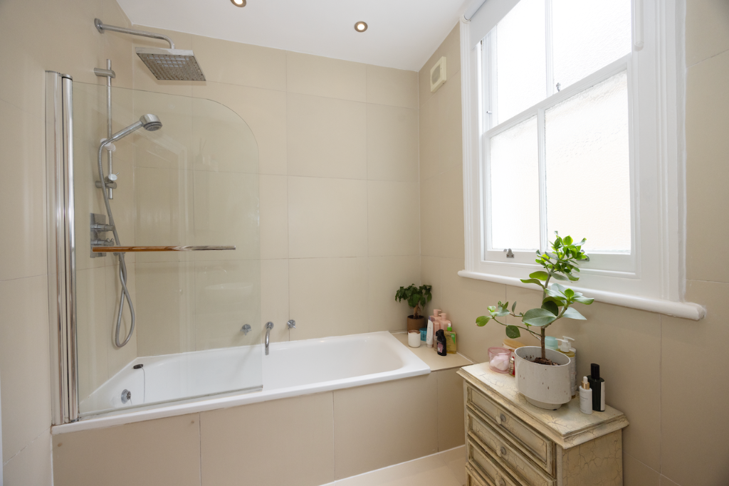 Bargery Road, London, SE6 photo 3