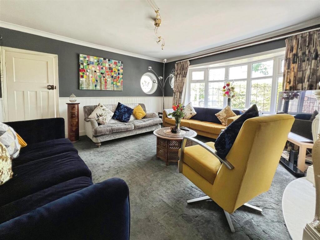 House in Bradford, Low Fold, Bolton Outlanes - View 4
