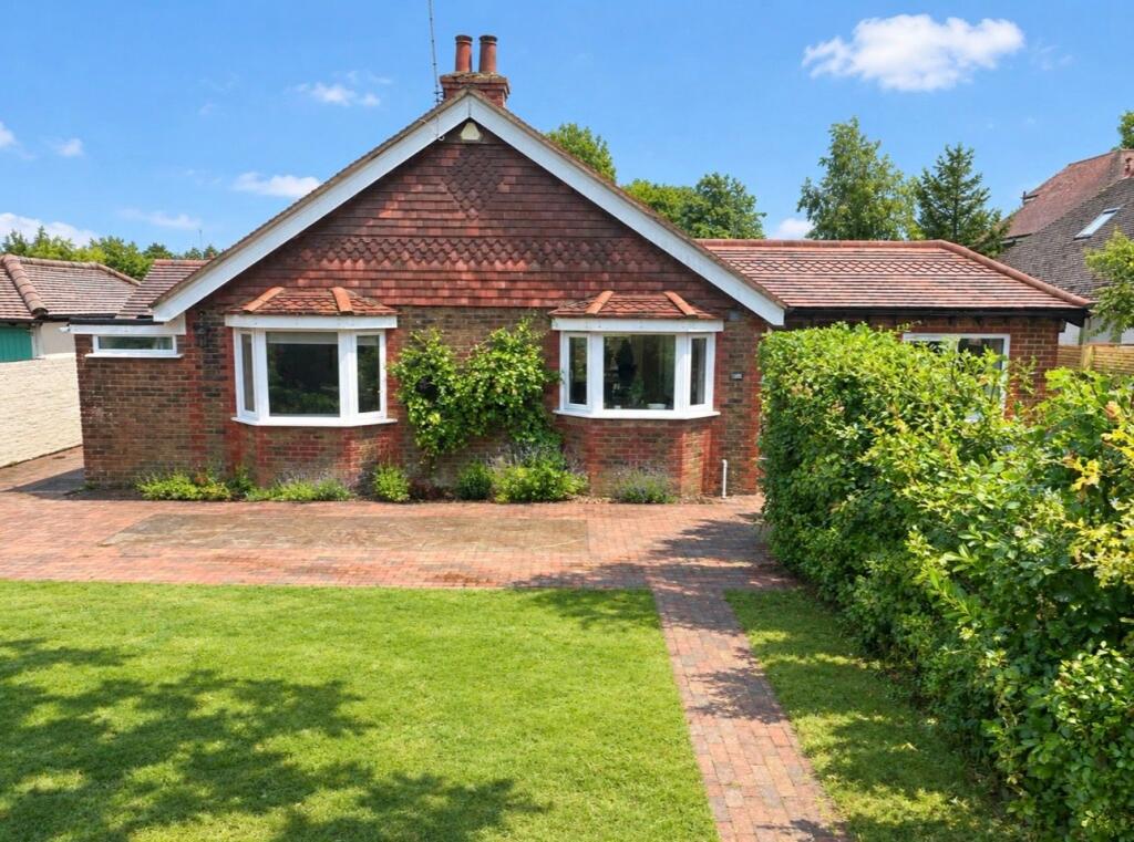Main image of property: West Avenue, Worthing, BN11 5LU