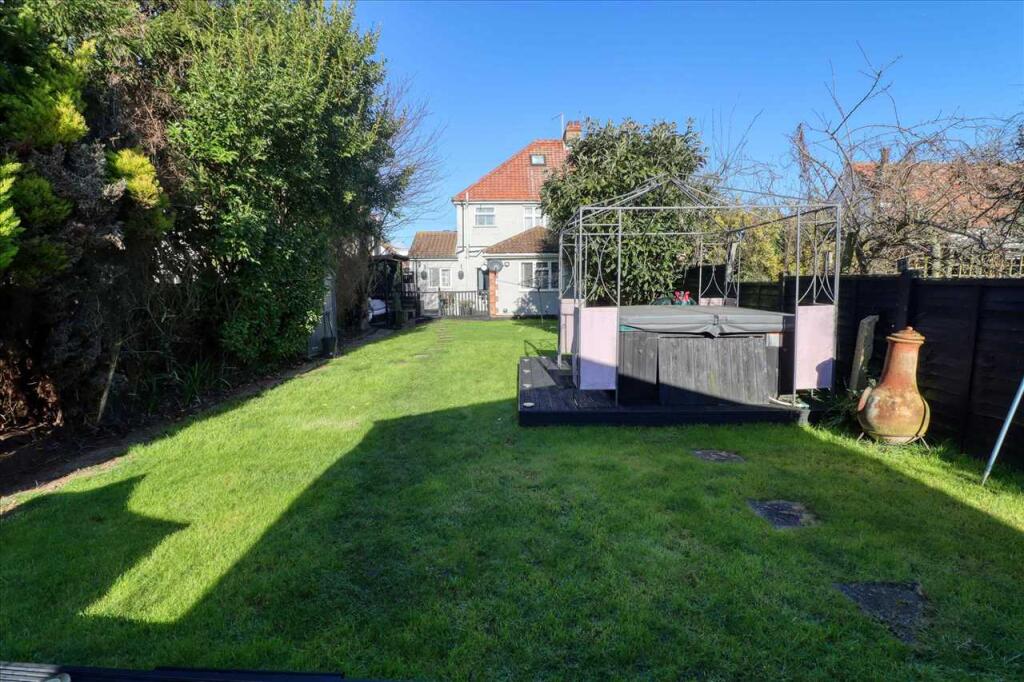 Salisbury Road, Holland on Sea photo 4
