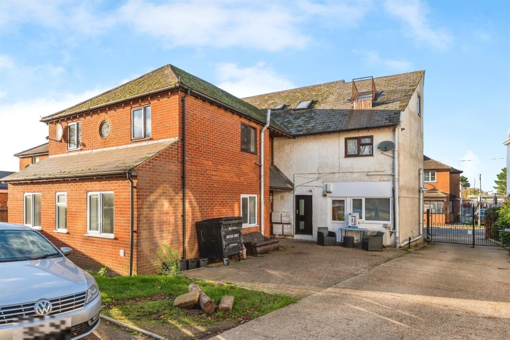 Main image of property: Rumbridge Street, Totton, Southampton