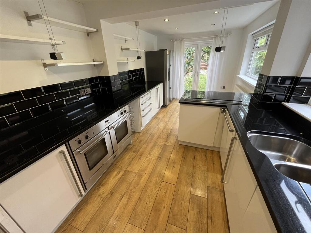 Grange Road, Sale photo 3