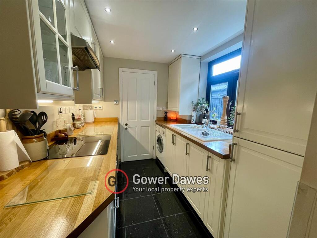 House in Grays, Little Thurrock - More